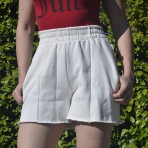 Good American white cotton shorts with pocket